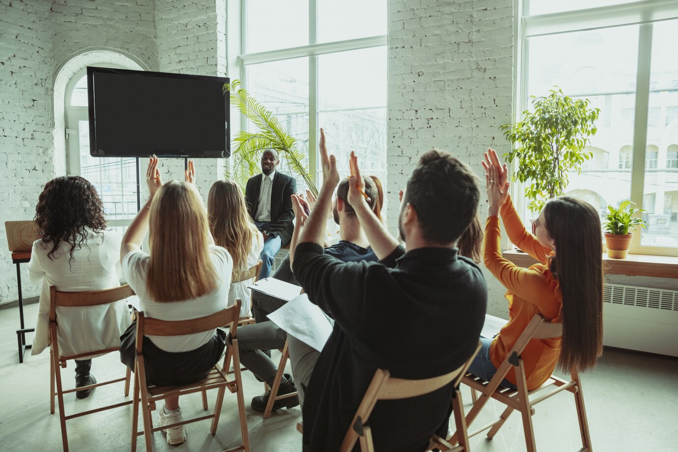 Как отзеркалить изображение в PowerPoint Пошаговое руководство по зеркальному отображению изображений в PowerPoint